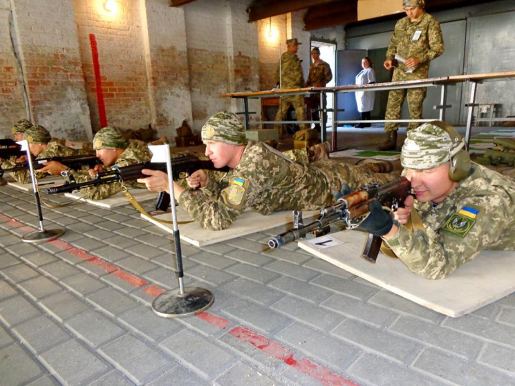 В Одессе будущие десантники установили р…