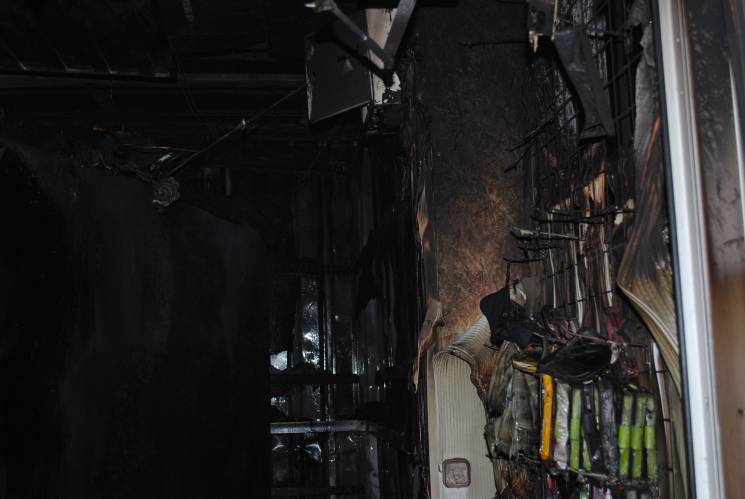 У Миколаєві пожежа охопила магазин телеф…