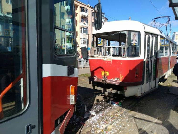 У Харкові зіткнулися трамваї: Один із ни…