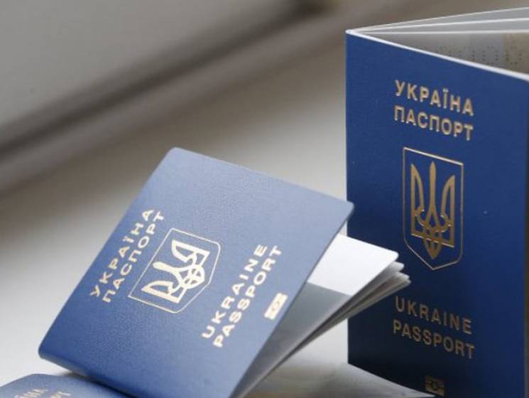 Українці можуть подорожувати без віз до…