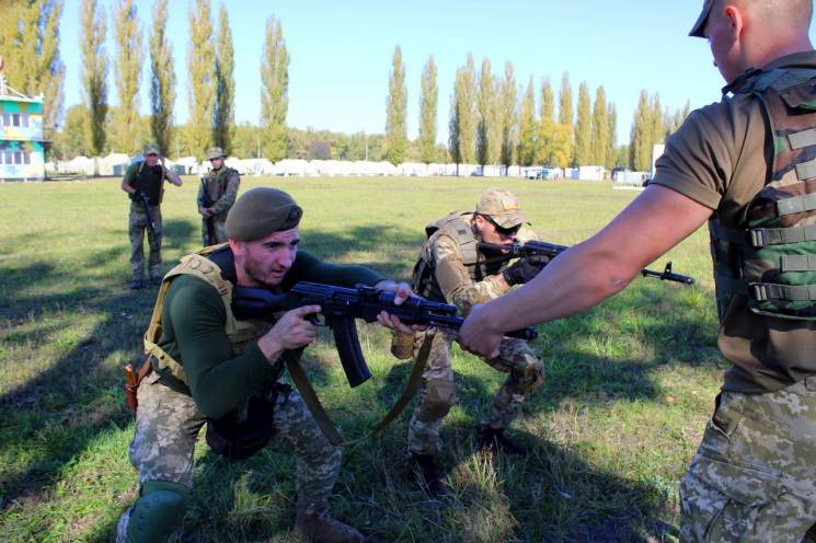Бойцов бригады из Днепропетровщины трени…