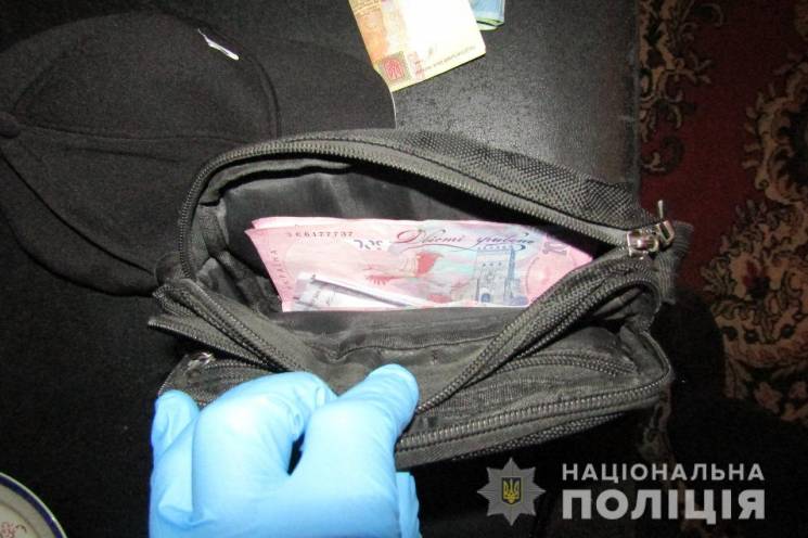 Рецидивіст украв у вінничанки майже півм…