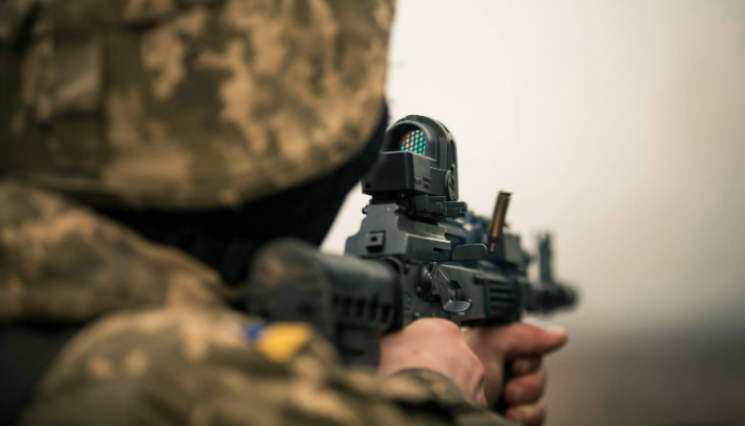 Украинские бойцы уничтожили снайперов, у…