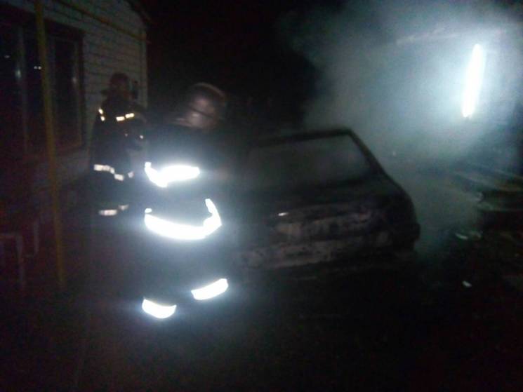 На Кропивниччині згоріли Renault Logan т…