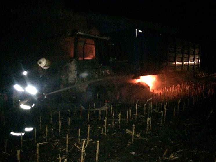 На Полтавщині загорілася вантажівка з ку…