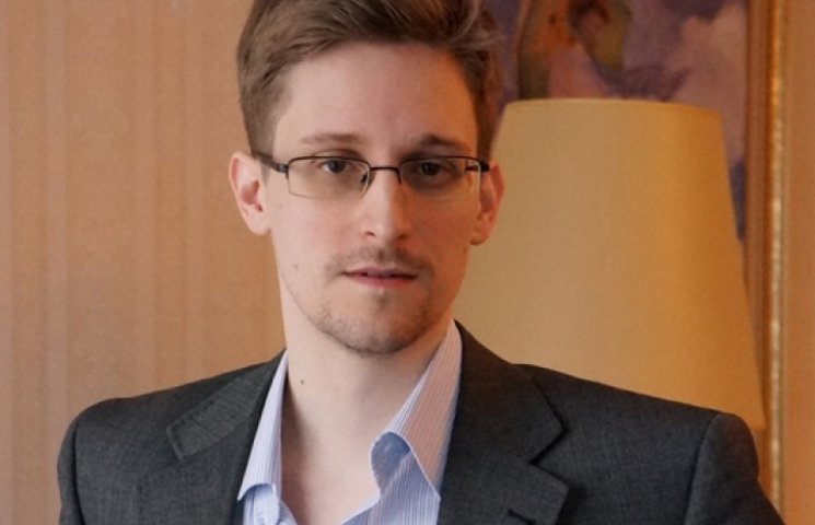 Швейцарія готова надати притулок Сноуден…