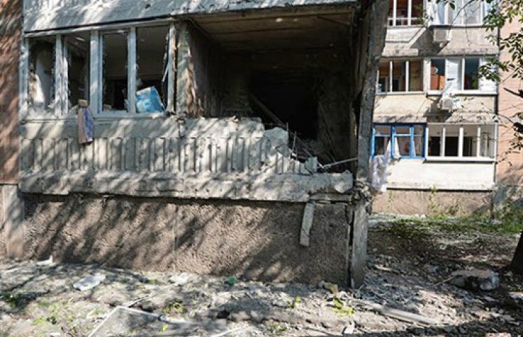 Донецк снова обстреляли, несмотря на пер…