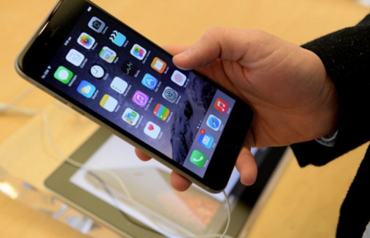 У магазинах США закінчуються нові iPhone…