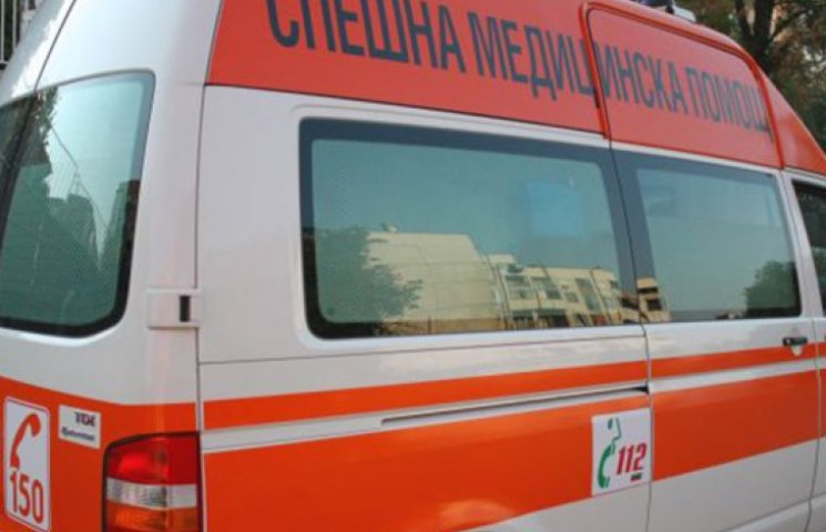 У Болгарії автобус з туристами впав у пр…