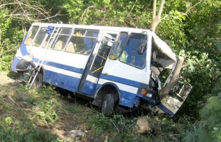 На Днепропетровщине разбился автобус с б…