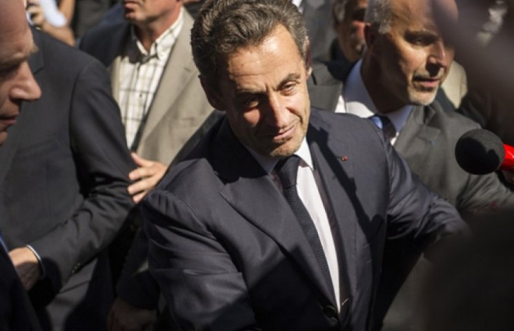 Корупційну справу проти Саркозі призупин…