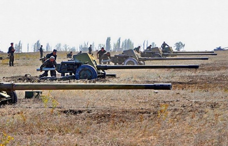 Украина отведет тяжелую артиллерию от ли…