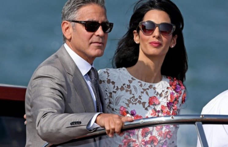 Джордж Клуни и его жена похвастались обр…