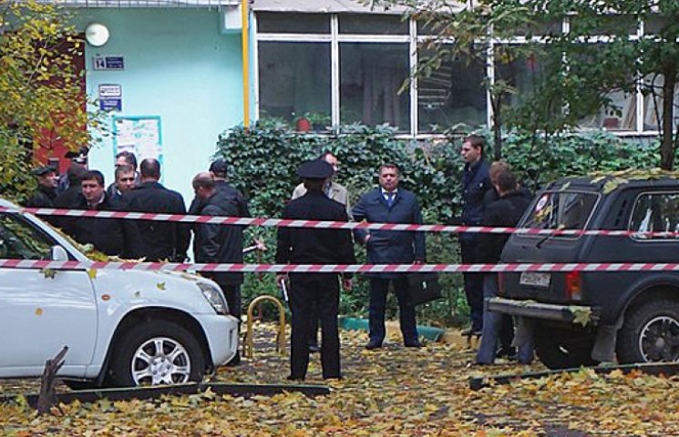 В жилом доме в Москве убиты четыре челов…