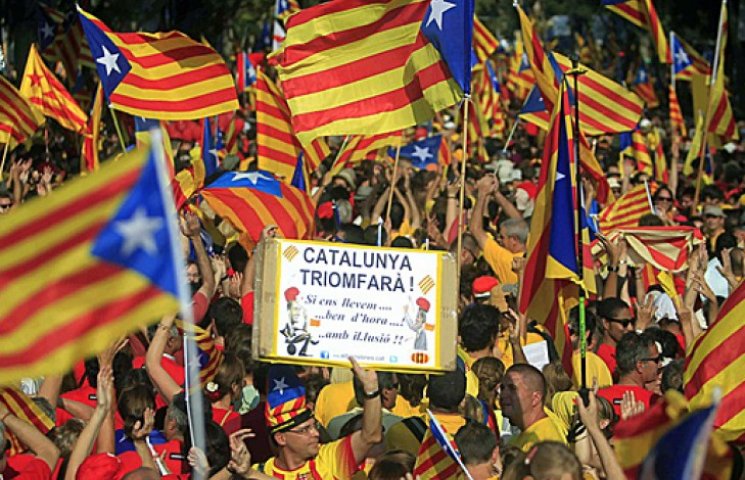 Власти Каталонии приостановили подготовк…