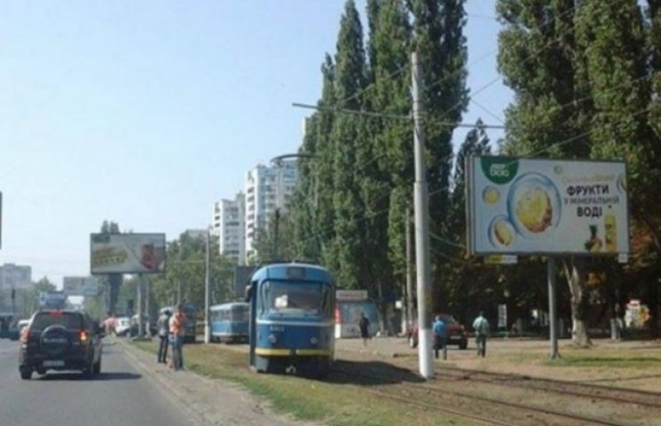 На Котовського трамвай на швидкості зійш…