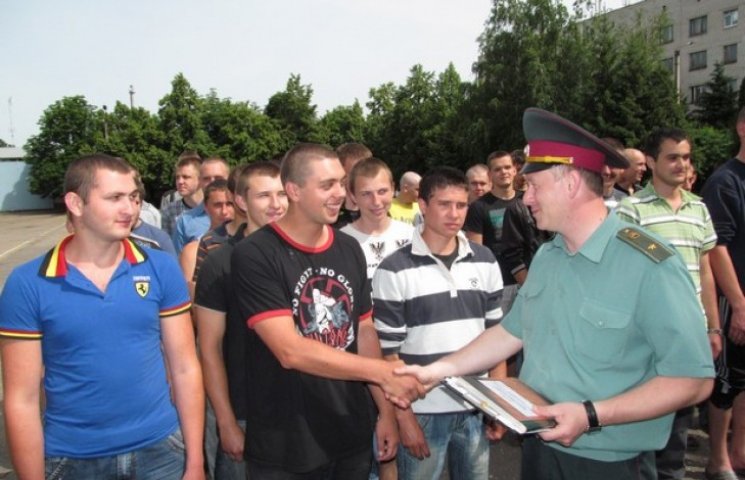 На Харківщині стартував призов: до армії…