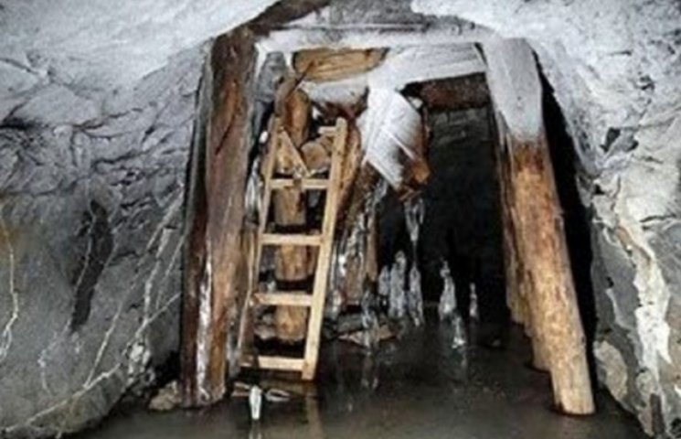 Мародери "ДНР" грабують затоплені шахти…