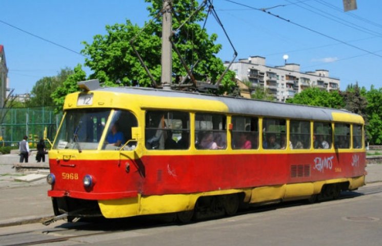 Киевляне будут ездить на списанных трамв…