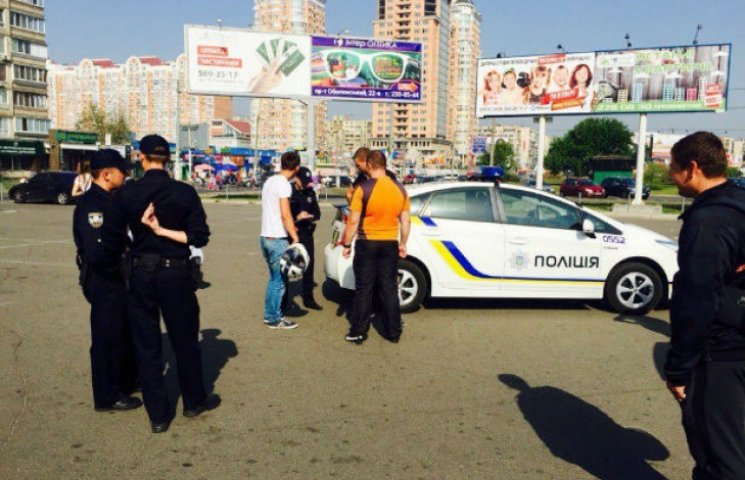 В Киеве арестовали полицейского, который…