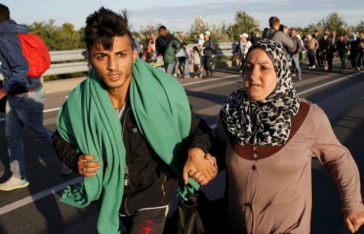 Угорщина поставилась до біженців, як до…