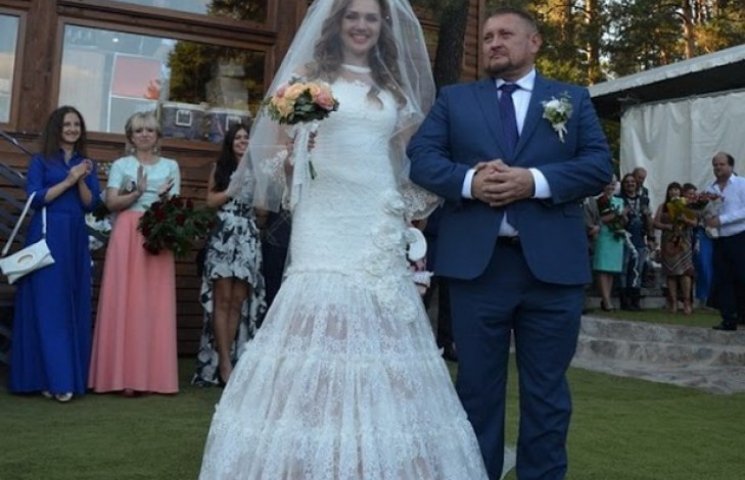 Волонтер "Народного тыла" Степаныч женил…
