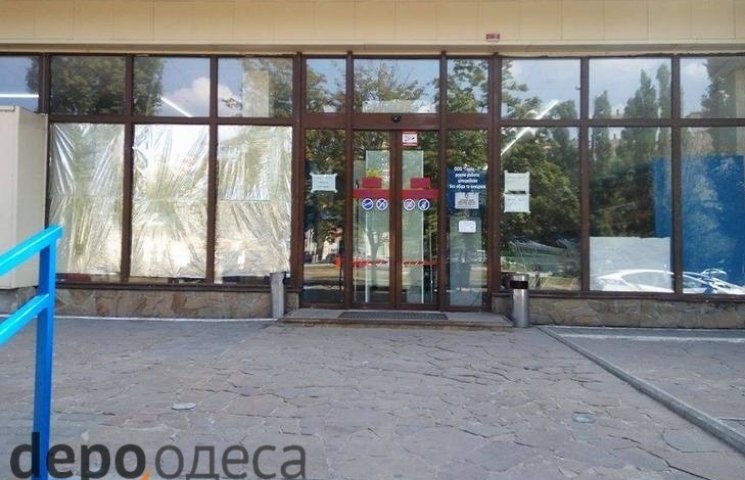 В Одесі група молодиків захопила магазин…