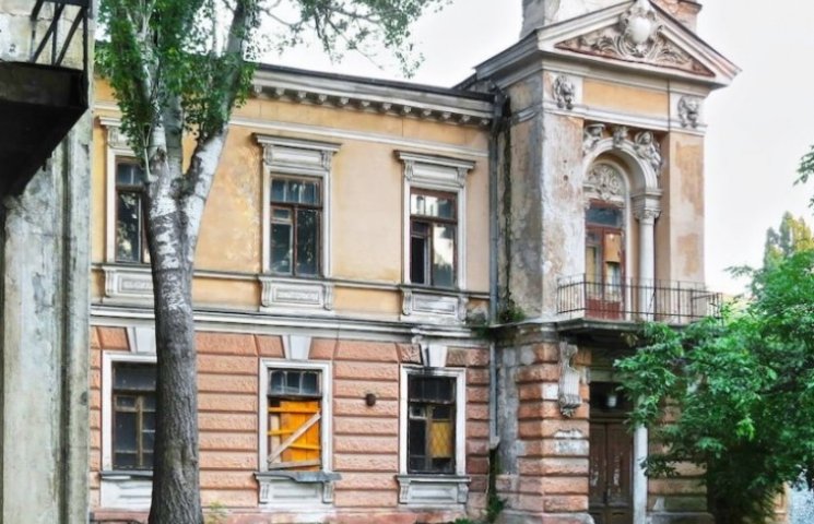 У центрі Одеси старовинний маєток принес…