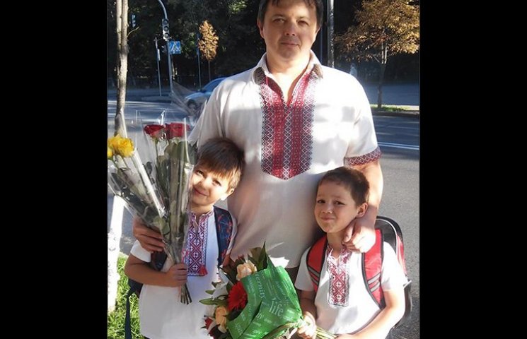 Маленький сын Семенченко собрал в школе…