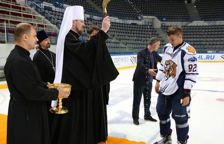 На Росії помолилися за хокейну збірну…