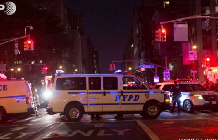 В Нью-Йорке прогремел взрыв, десятки пос…