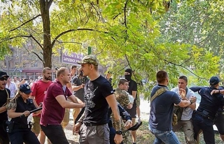 В Одесі активісти "Азова" побилися з пол…