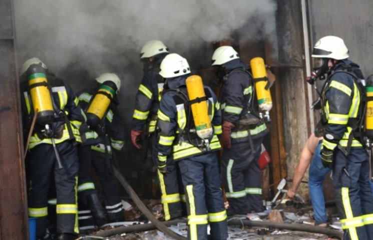На Одещині сталася пожежа: палав склад…