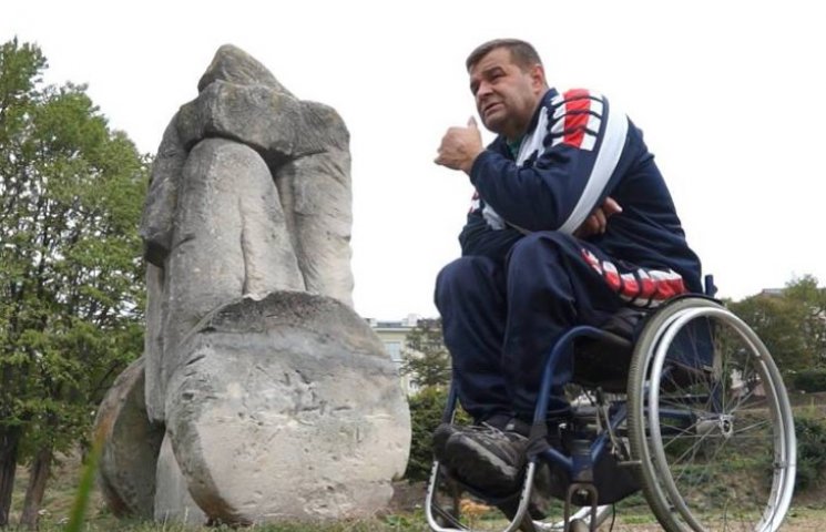 У Тернополі інвалід "закам'янів"…