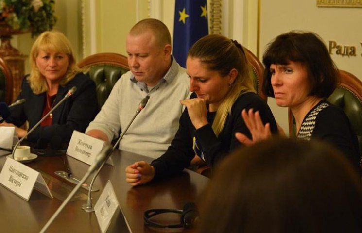 Геращенко: Рассказы экс-заложников терро…