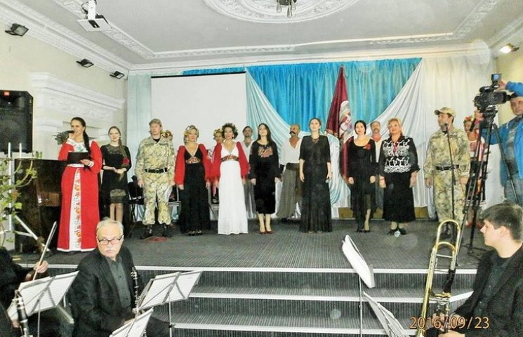 Актеры из Днипра дали спектакль в поселк…