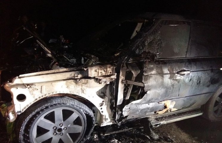 У Лубнах згоріли дві автівки…