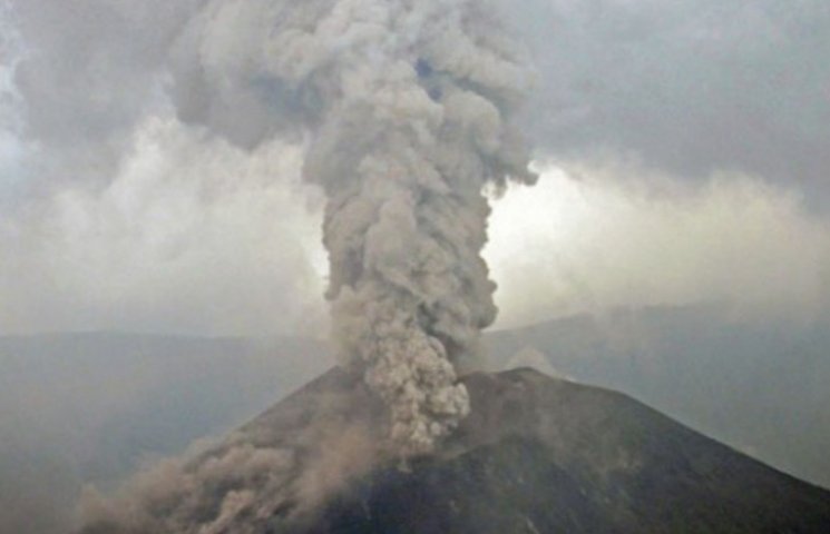 В Индонезии началось извержение вулкана…