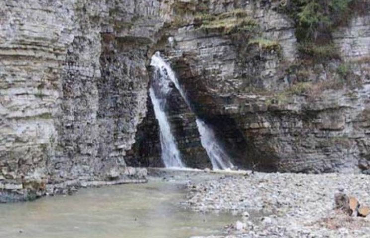 Що треба знати про Бухтівецький водоспад…