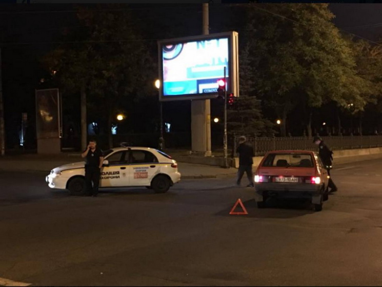 В центре Днипра полицейские на пустой до…