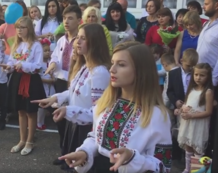 В Тернополе Гимн Украины "зазвучал" на я…