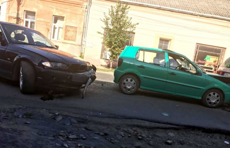 В Ужгороді у ДТП потрапило одразу п&#039…