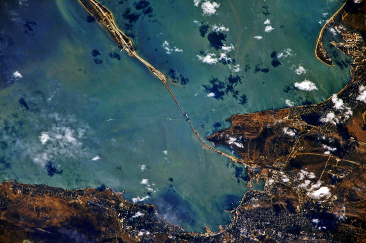 Керченський міст сфотографували з космос…