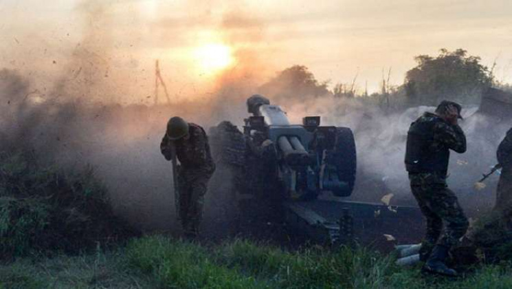 Боевики бьют по Донецкому направлению, п…
