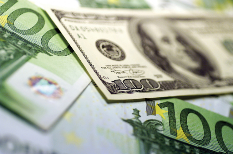 Доллар и евро в столичных обменниках стр…