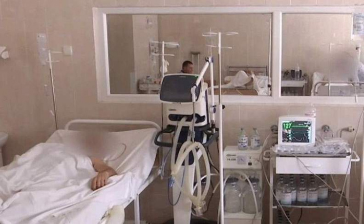 У лікарні Дніпра рятують важкопораненого…