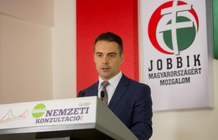 Йоббик требует от Орбана защитить венгро…