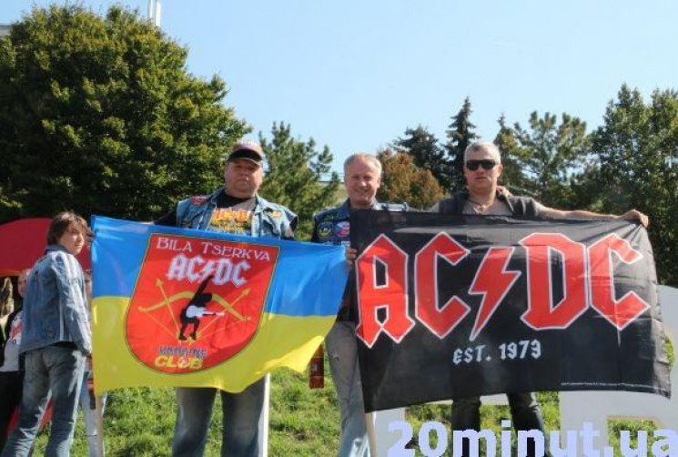 Вперше в Україні шанувальники AC/DC орга…