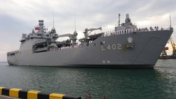 В Одеський порт прибув десантний корабел…
