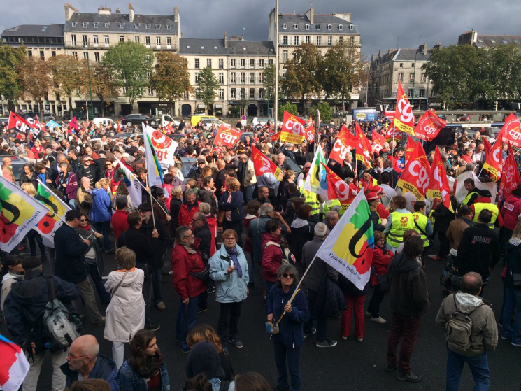 Во Франции протестуют против трудовой ре…